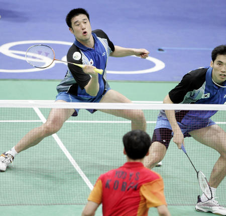 尤其是由主 尤其是由主