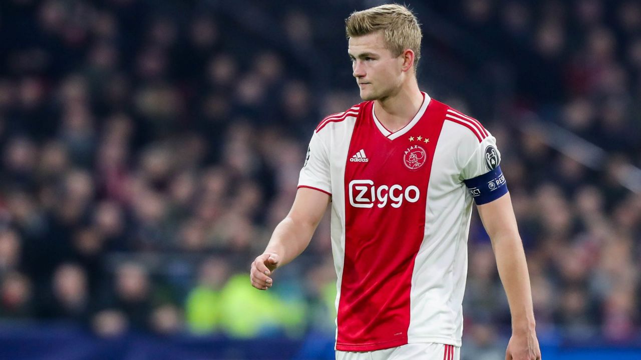 中后卫抓住 中后卫抓住